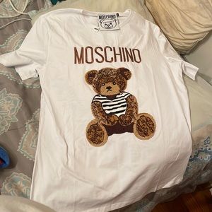 Moschino t-shirt never worn